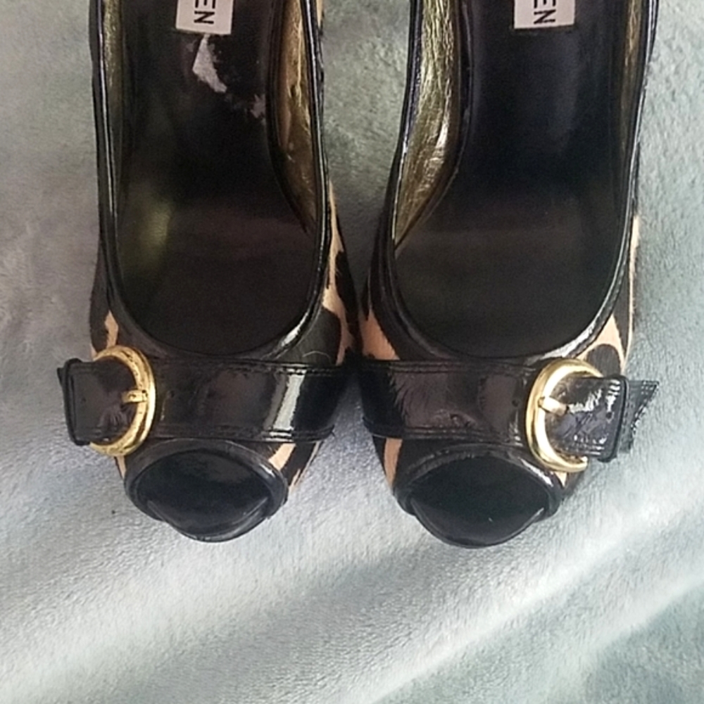 Steve Madden Cow Fur Heels - Picture 6 of 7